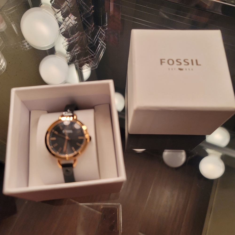 Watch - Picture 2 of 6